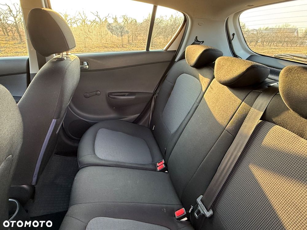 Hyundai i20 1.25 Comfort - 12