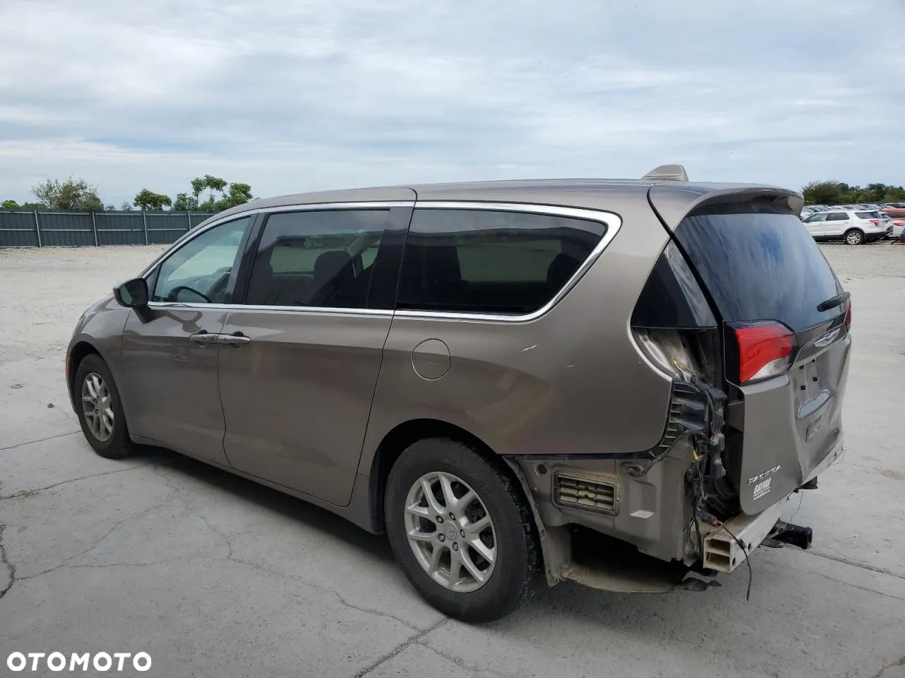 Chrysler Pacifica - 5