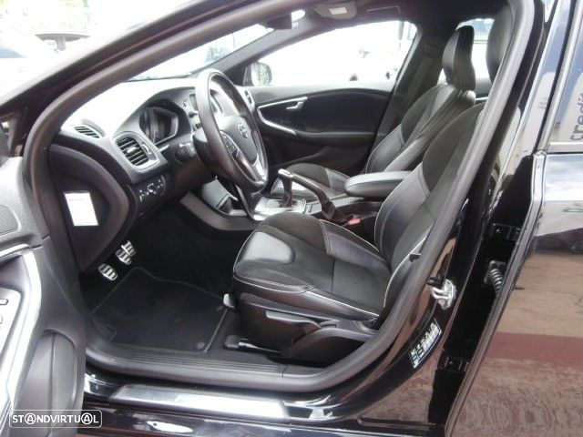 Volvo V40 2.0 D2 R-Design - 10