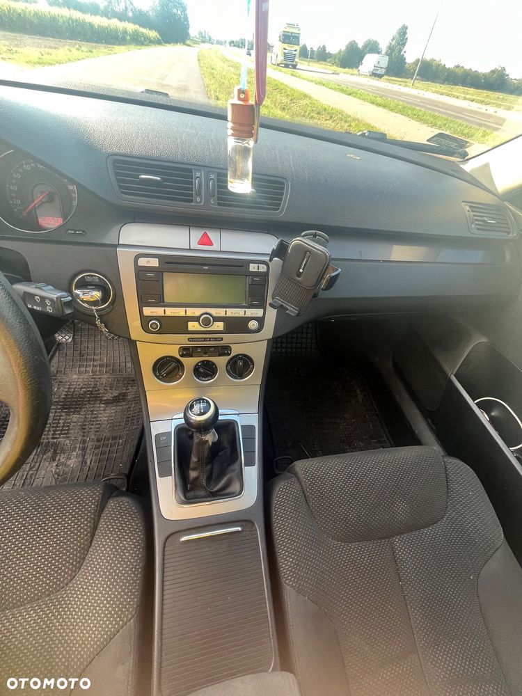 Volkswagen Passat 1.9 TDI Comfortline - 9