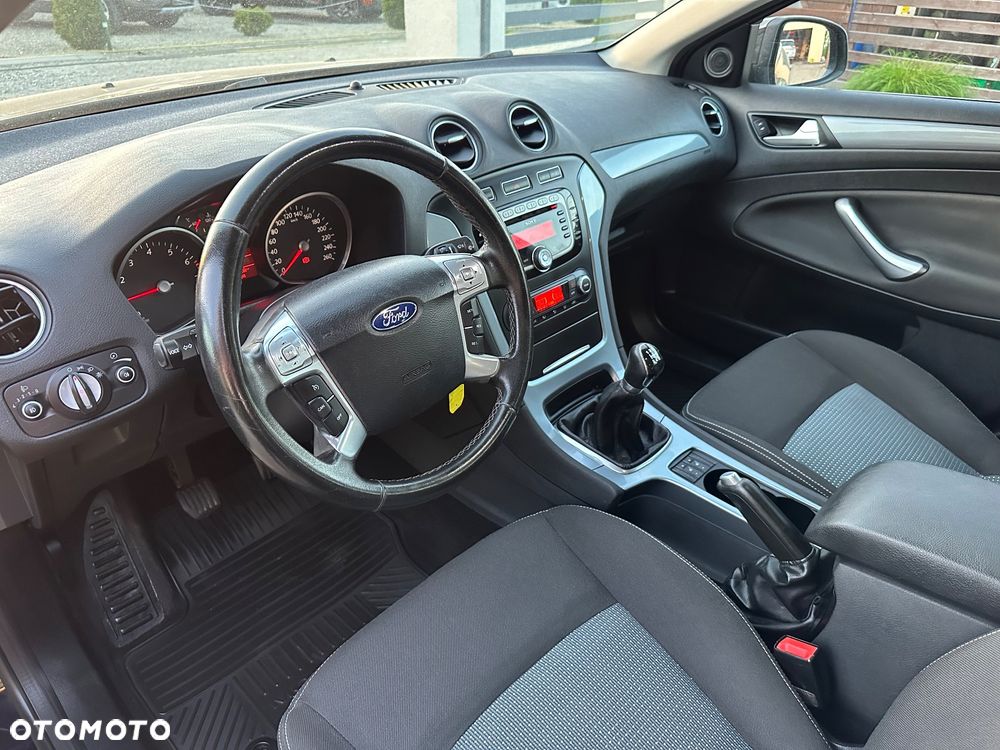 Ford Mondeo 2.0 Trend - 6