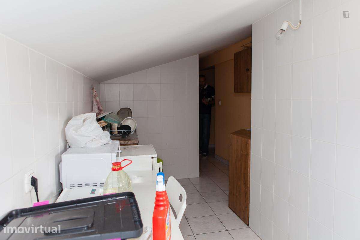 Quarto - localizado em Montarroio Coimbra - Grande imagem: 4/19