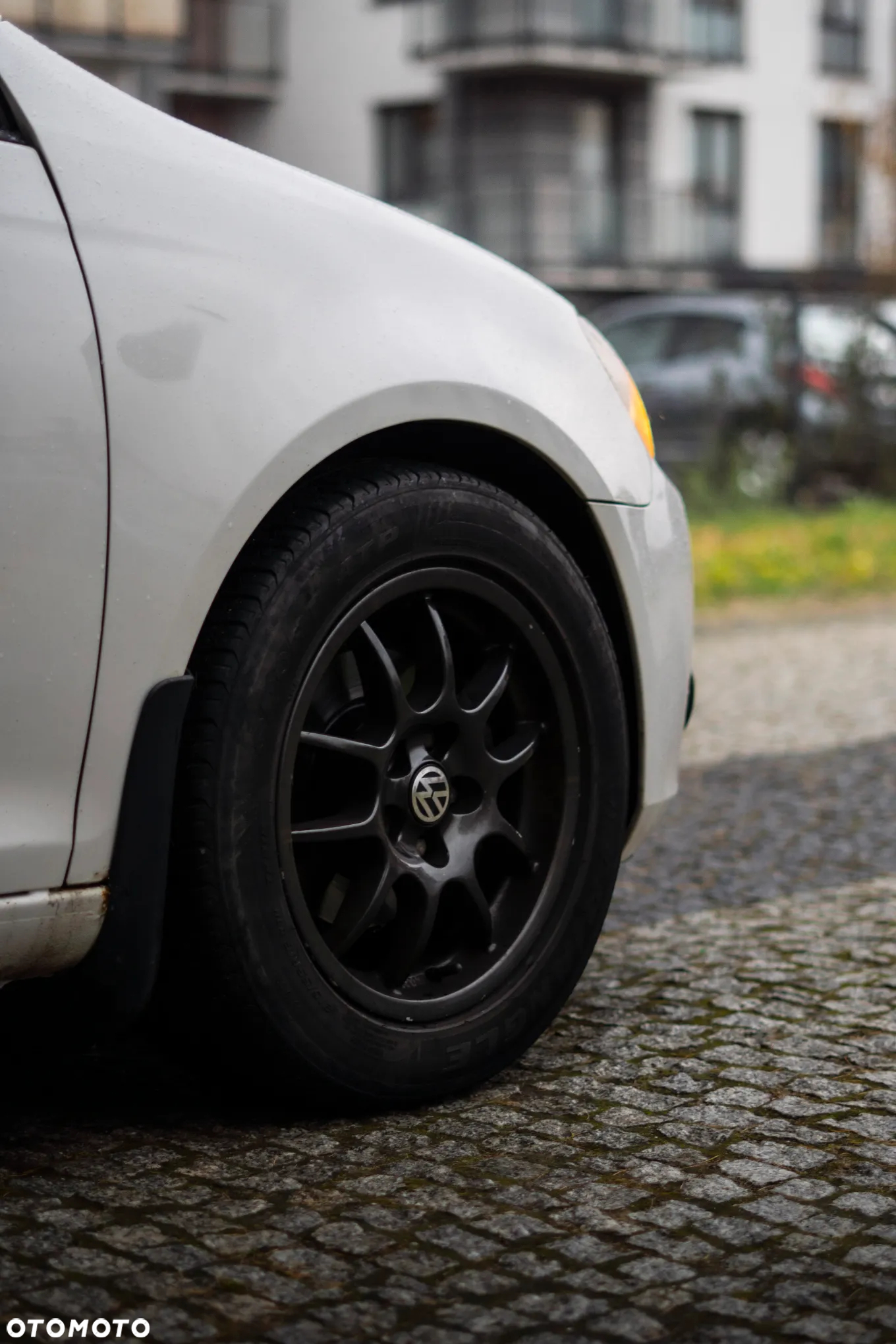 Volkswagen Golf VI 1.6 TDI Trendline - 12
