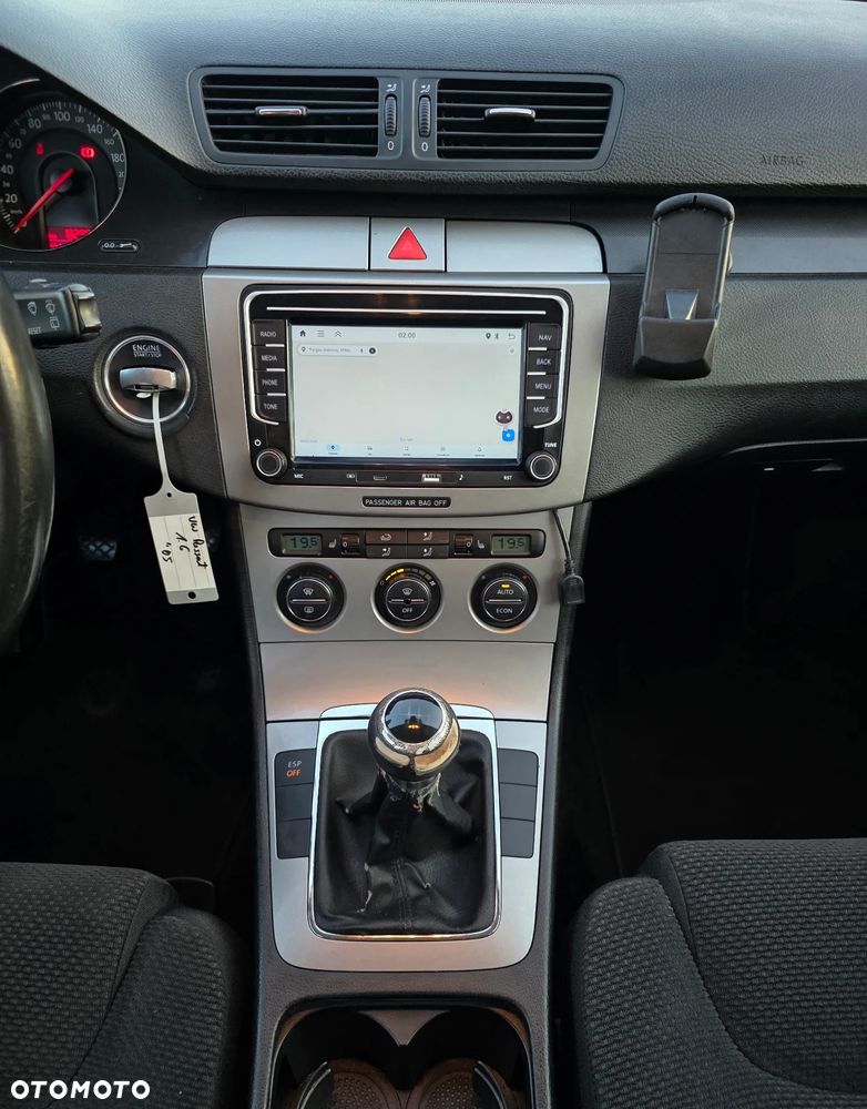 Volkswagen Passat 1.6 FSI Comfortline - 14