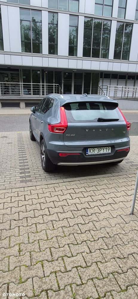 Volvo XC 40 T3 Momentum Pro - 4