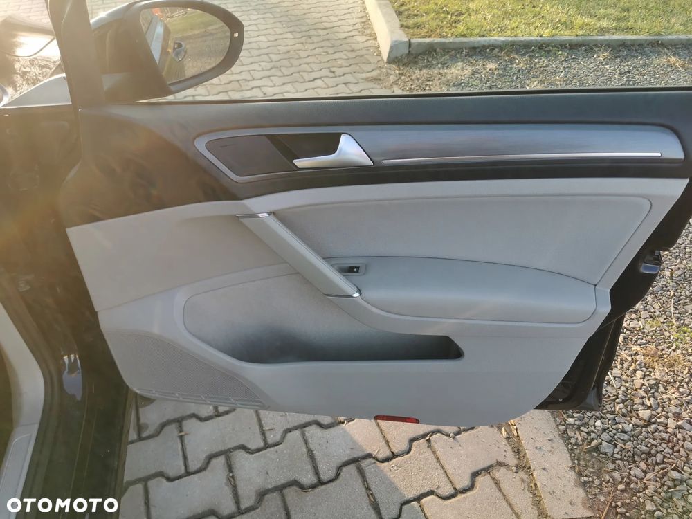 Volkswagen Golf - 25