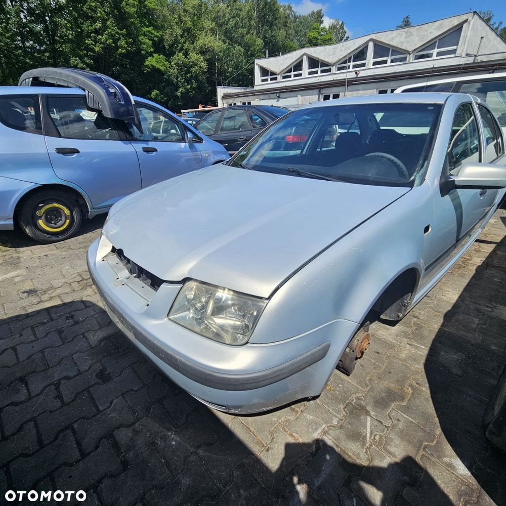 Błotnik przedni / błotniki przednie / prawy lewy przód  / VOLKSWAGEN BORA (1999r) (kod lak: LB7Z) - 2