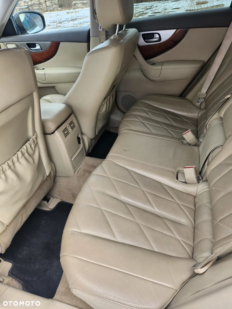 Infiniti Q70 3.0d S - 8