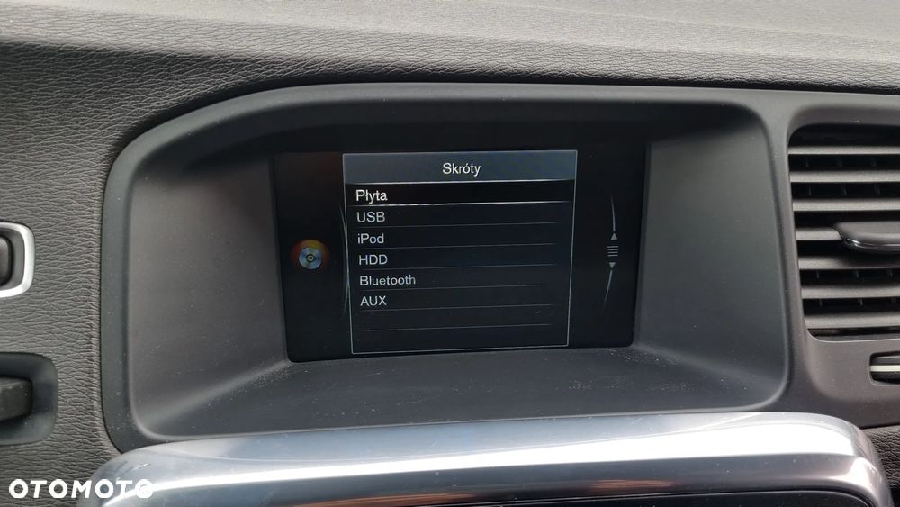 Volvo V60 D4 Geartronic Momentum - 32