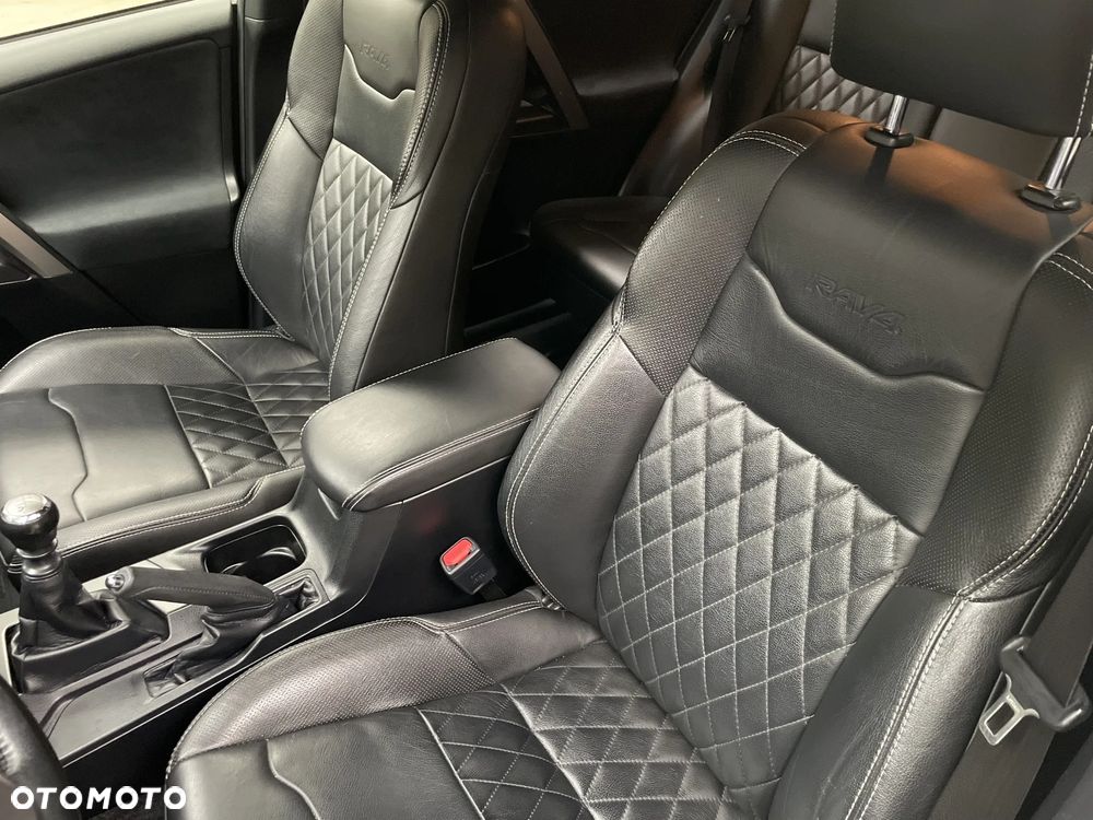 Toyota RAV4 2.0 D-4D Premium 4x2 - 11