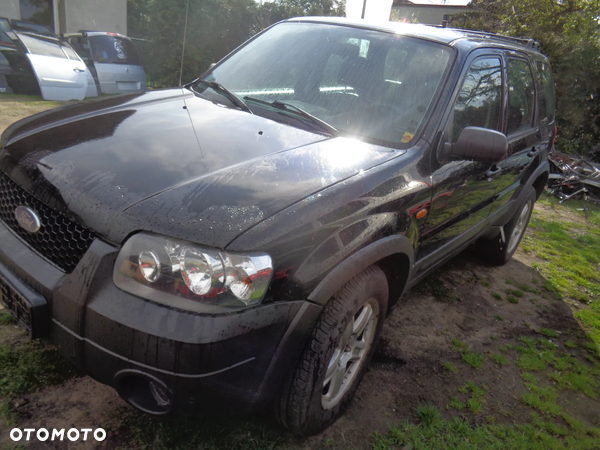 FORD MAVERICK CZARNY BLOTNIK LEWY PRAWY PRZEDNI PRZOD oryginal lakier