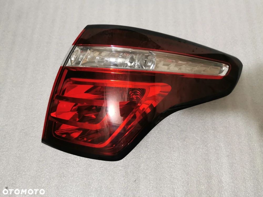 Citroen C4 Picasso lift Lampa prawy tył prawa - 1