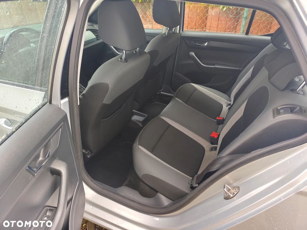 Skoda Fabia 1.2 TSI Drive DSG - 17