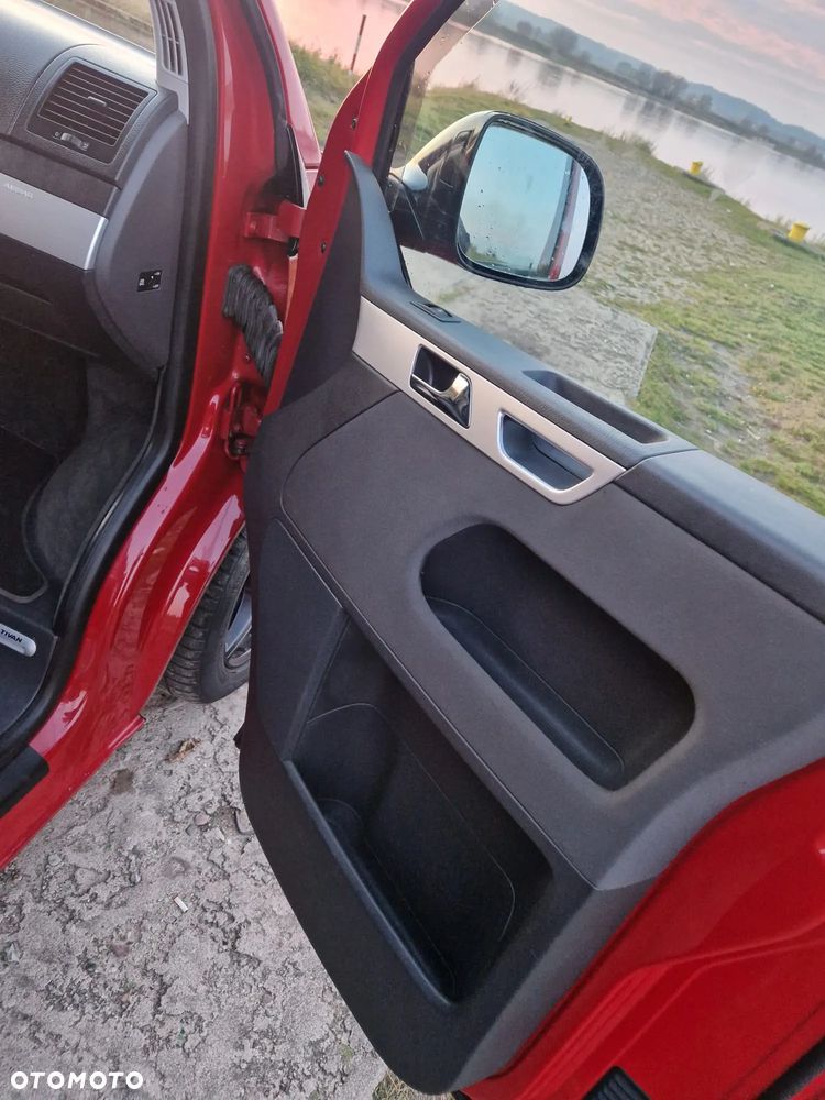 Volkswagen Multivan - 20