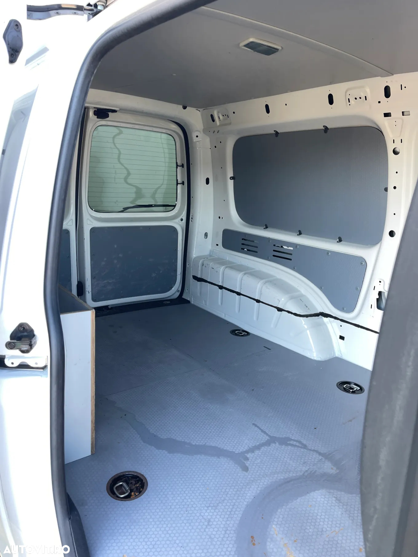 Volkswagen Caddy Maxi 2.0TDI - 24