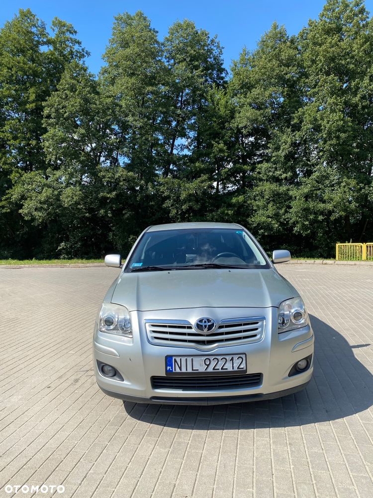 Toyota Avensis 1.8 VVT-i Sol - 2