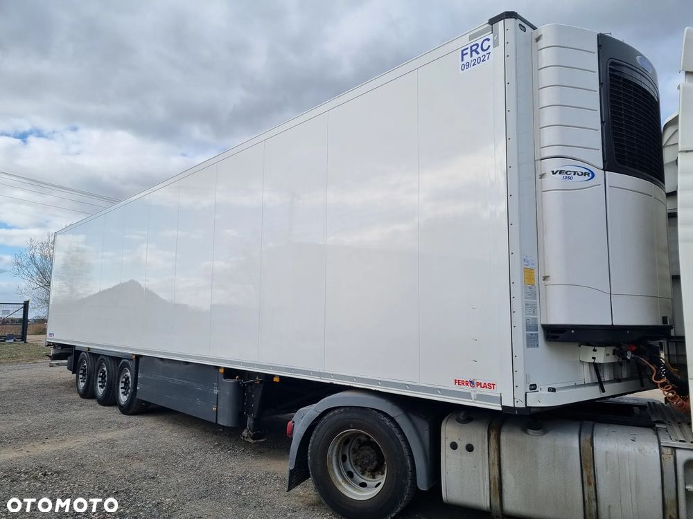 Schmitz Cargobull SKO - 1