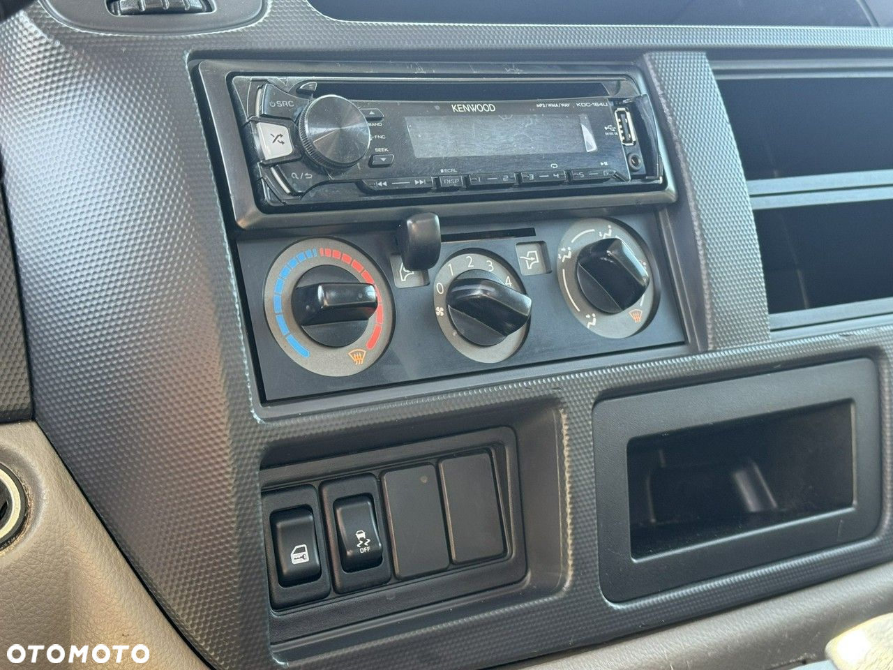 Renault Maxity - 31