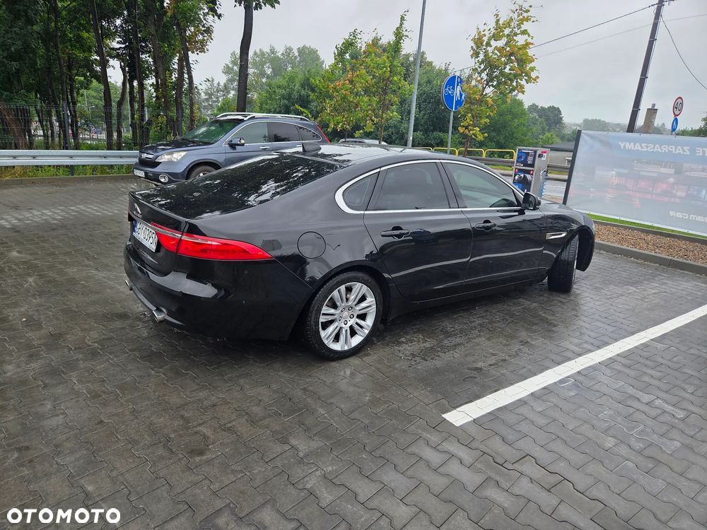 Jaguar XF 3.0 TDV6 300 Sport - 2