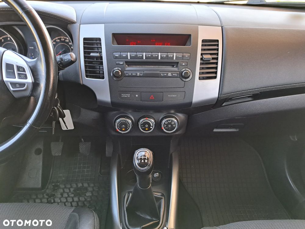 Mitsubishi Outlander - 21