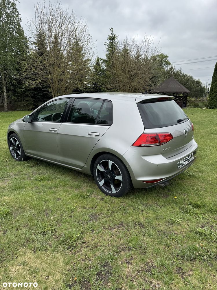 Volkswagen Golf - 4