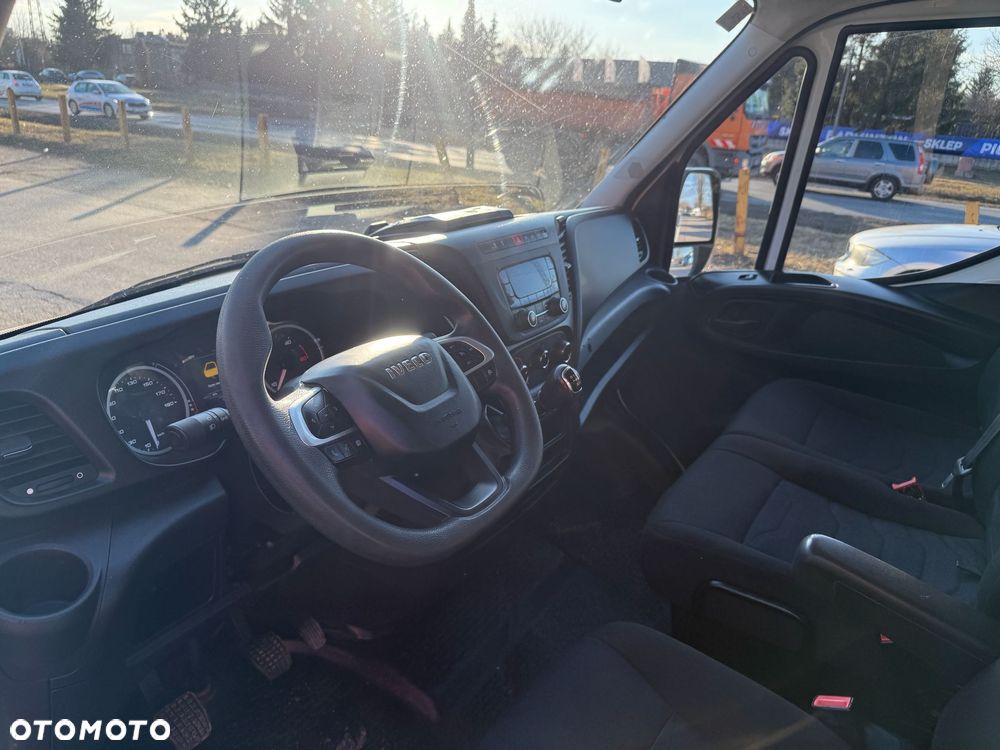 Iveco Daily 35S180, 3.0 180KM, Doka 7os., Niski przebieg, Bardzo zadbany - 18