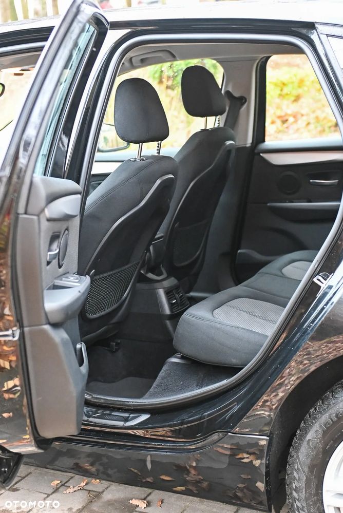BMW Seria 2 216d - 7