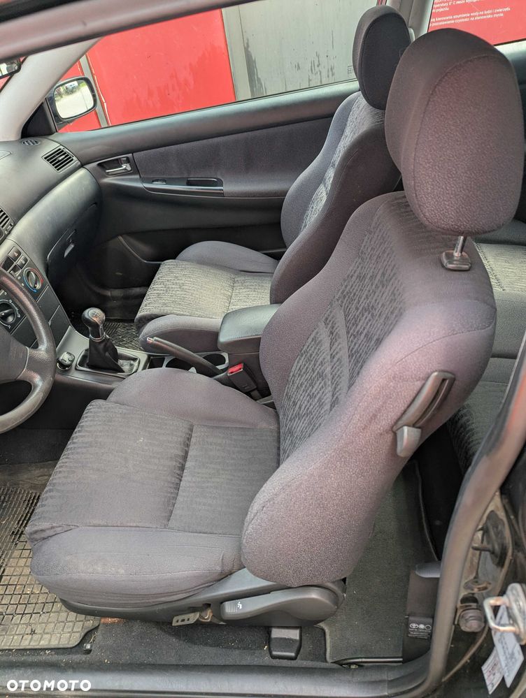 Toyota Corolla - 5