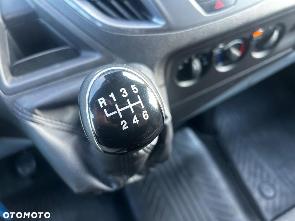 Ford Transit - 19