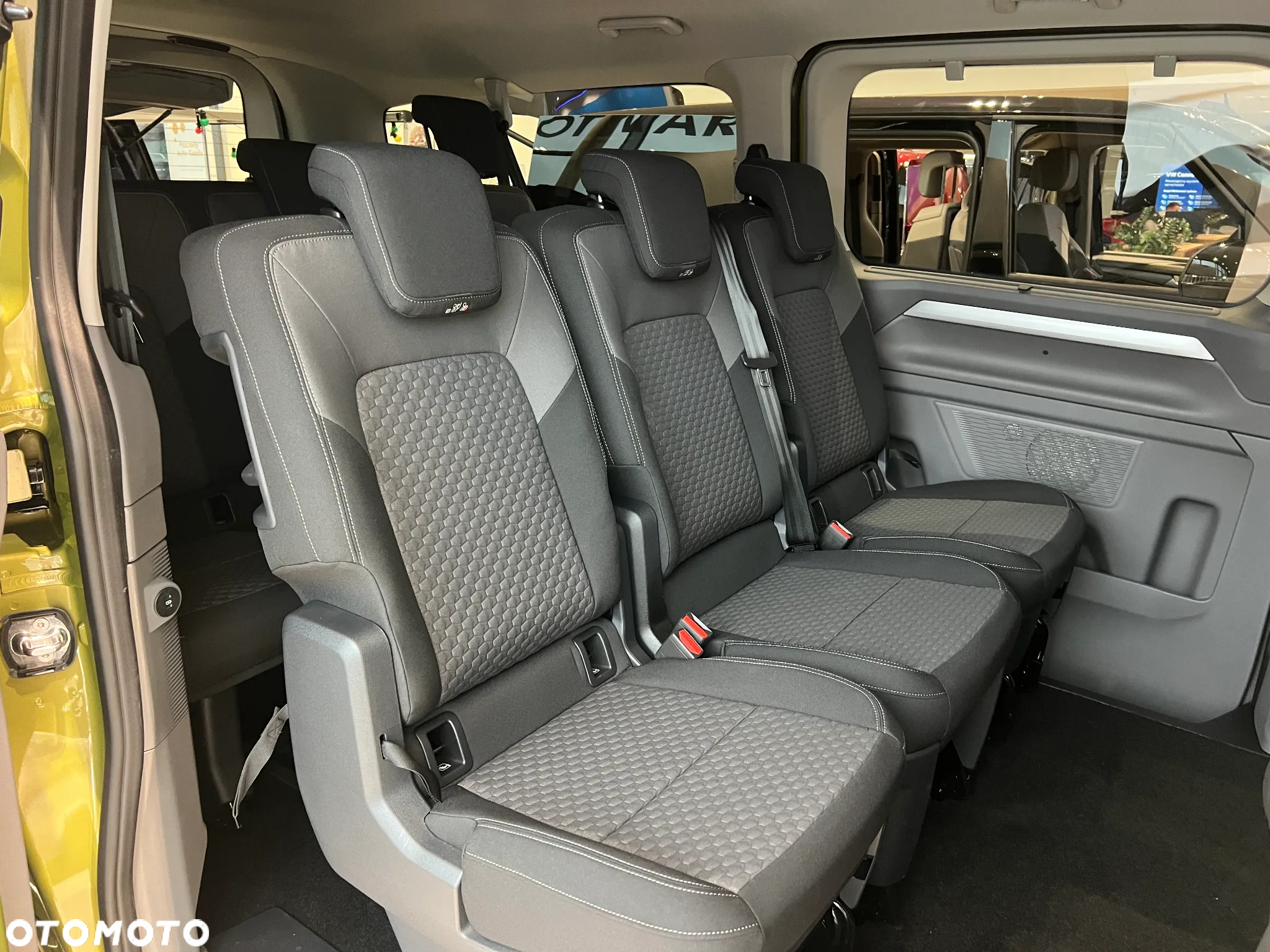 Volkswagen Caravelle - 6