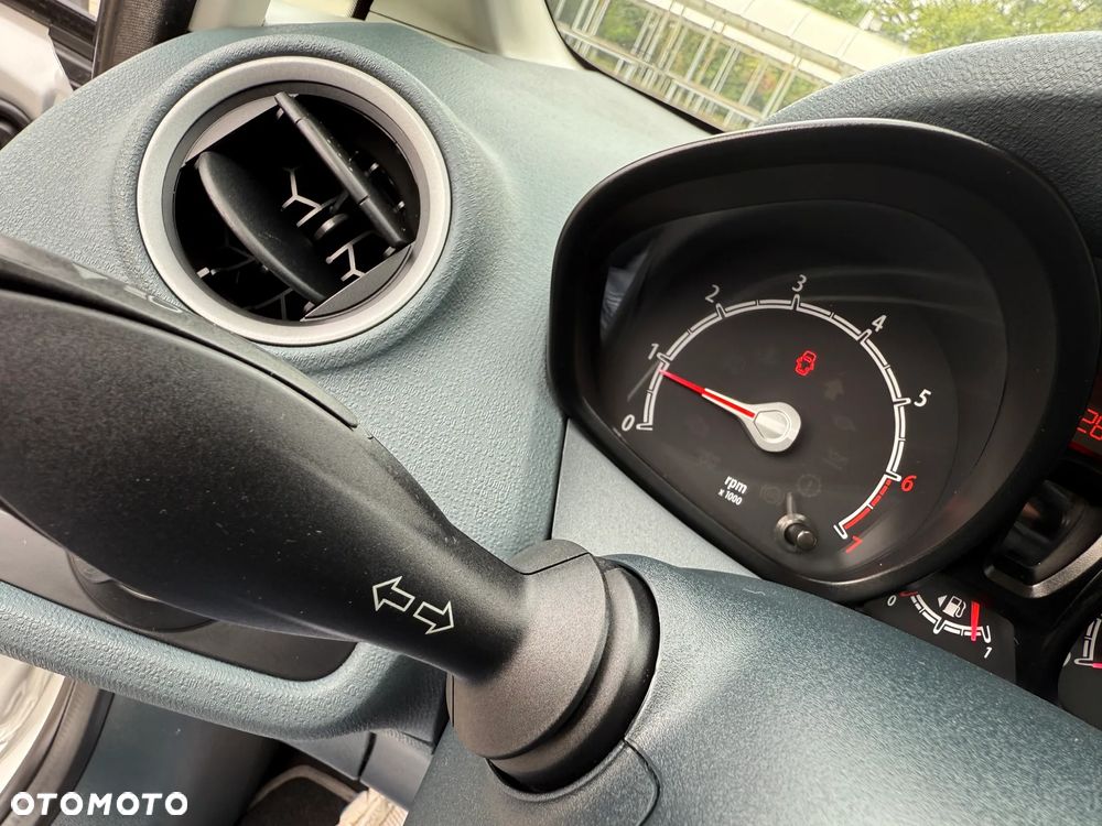 Ford Fiesta 1.25 Ambiente - 24