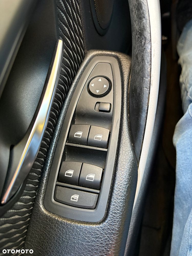 BMW Seria 3 318d - 15