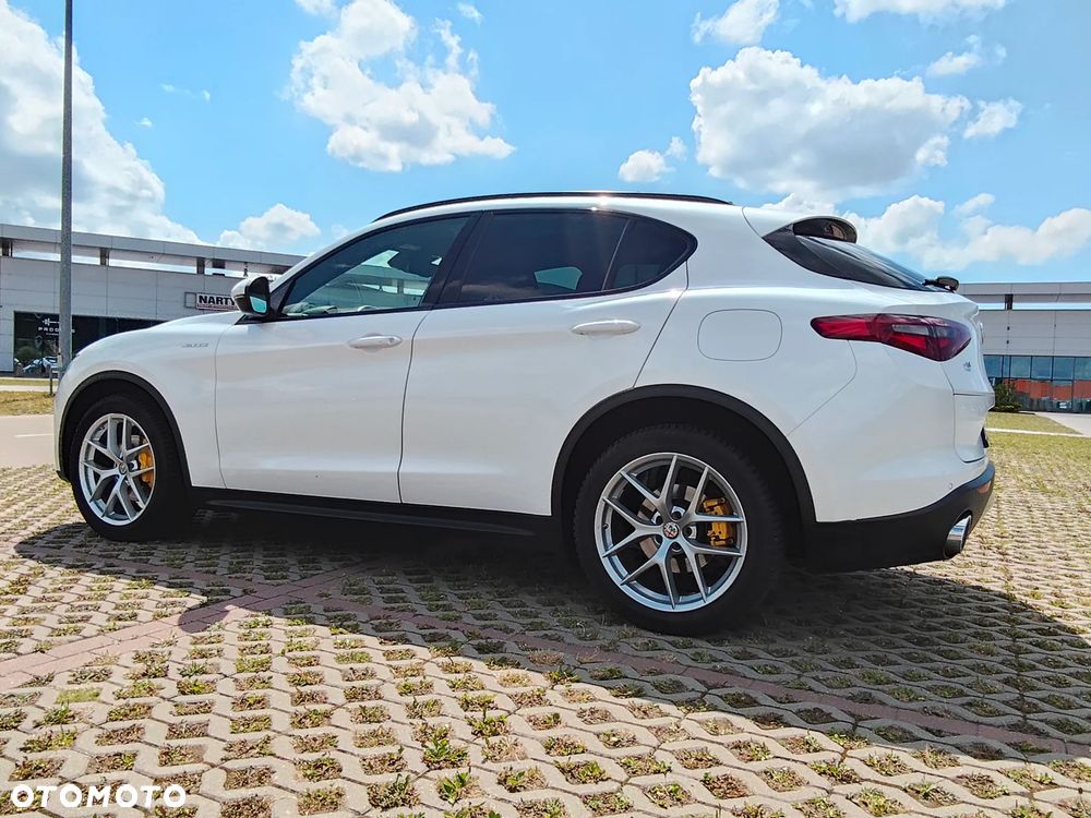 Alfa Romeo Stelvio 2.0 Turbo TI Q4 - 9