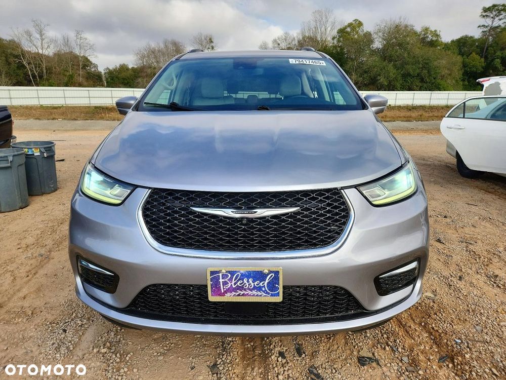 Chrysler Pacifica - 6