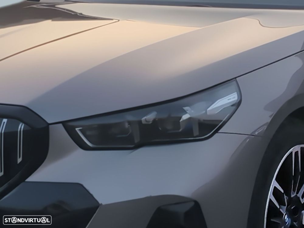 BMW 530 e Pack Desportivo M - 3