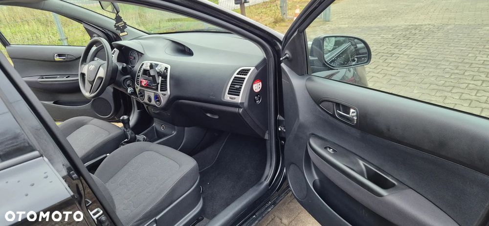 Hyundai i20 - 19