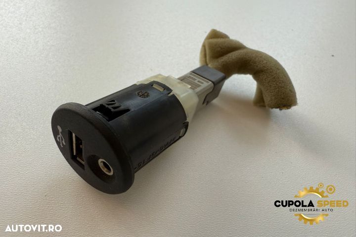 Priza AUX si USB Nissan Juke YF15 [2010 - 2014] - 2