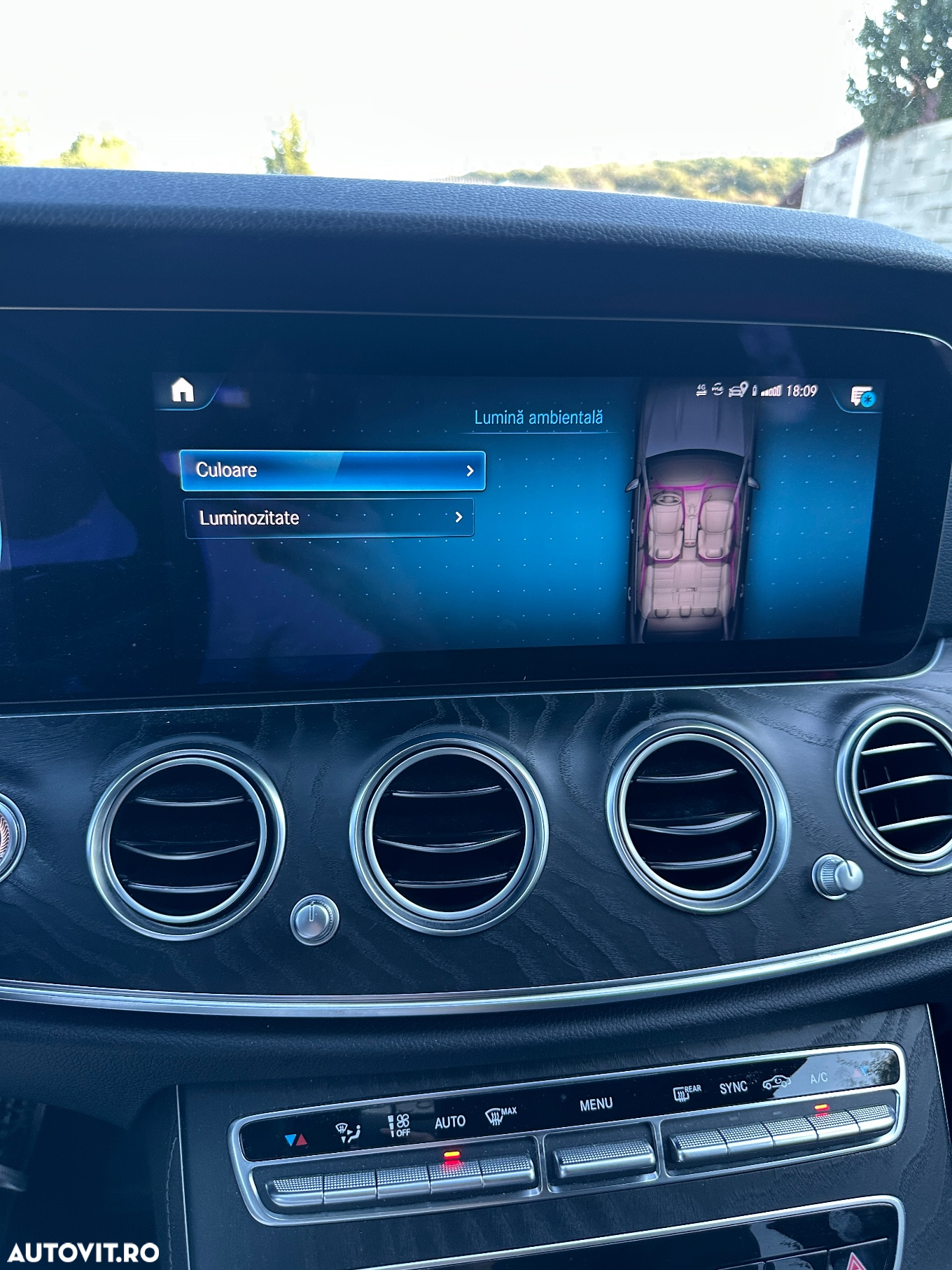 Mercedes-Benz E 200 4Matic T 9G-TRONIC Avantgarde - 25