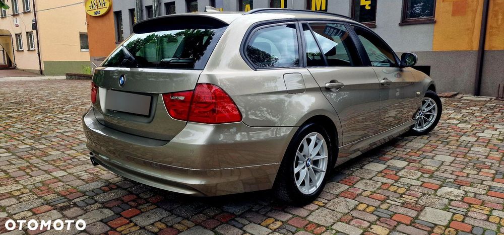 BMW Seria 3 320d DPF Edition Sport - 6