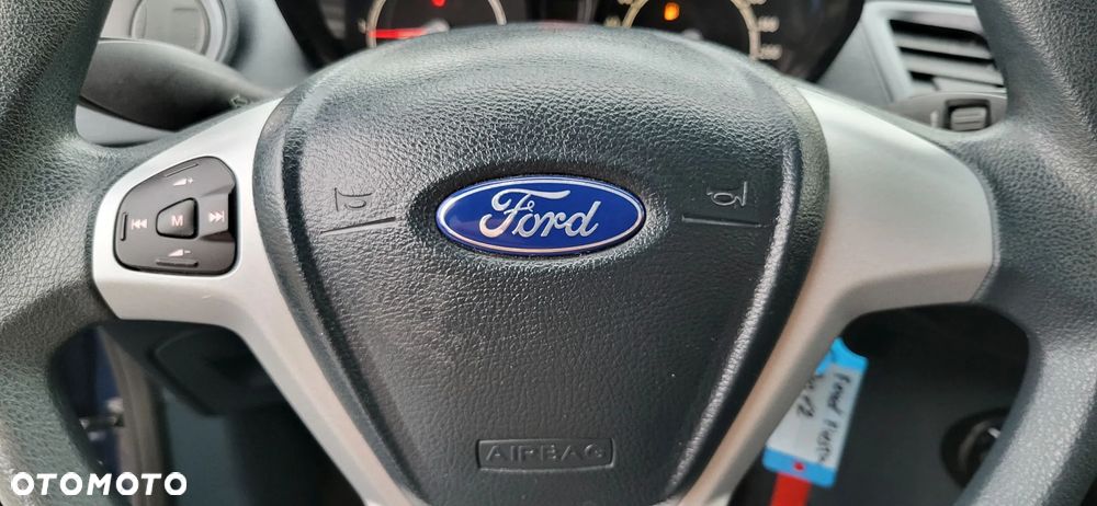 Ford Fiesta 1.25 Ambiente - 23