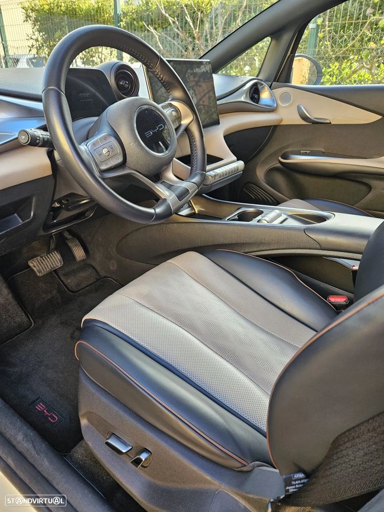 BYD Dolphin 60.4 kWh Design - 19