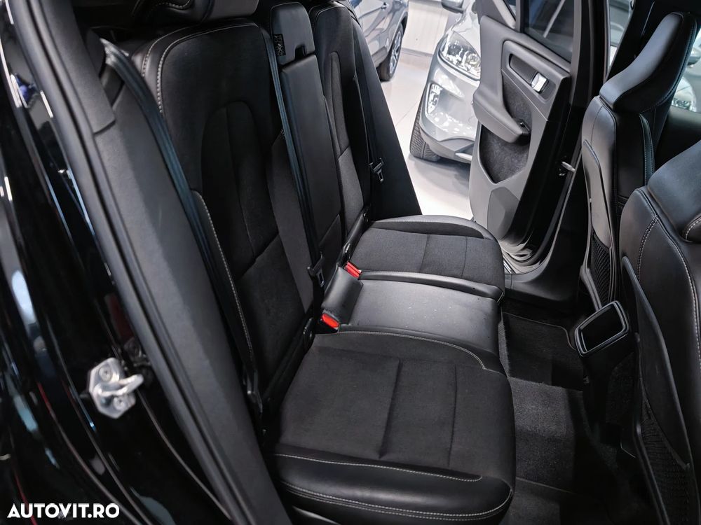 Volvo XC 40 D4 AWD Momentum - 23