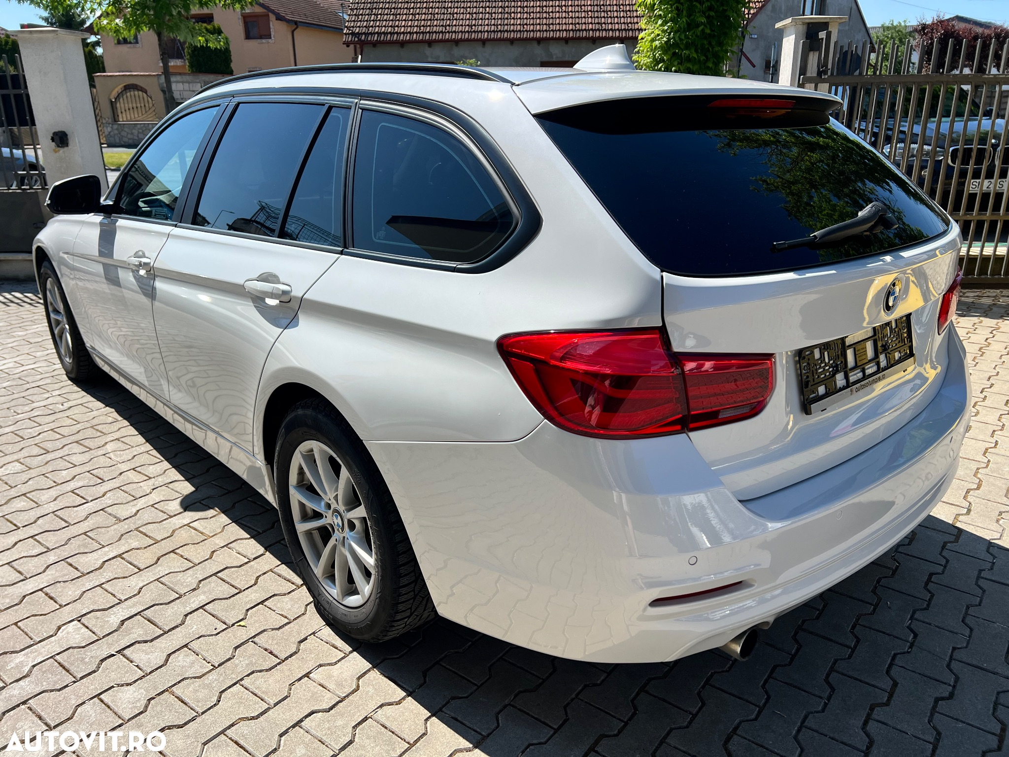 BMW Seria 3 318d Touring Aut. Advantage - 3