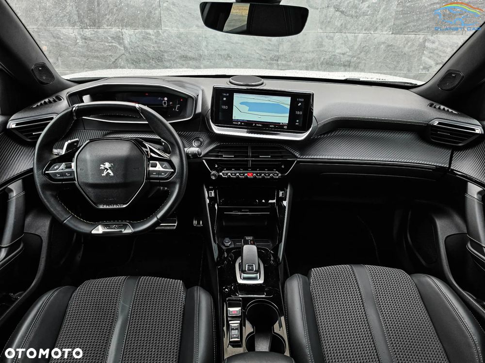 Peugeot 2008 PureTech 130 EAT8 GT - 18