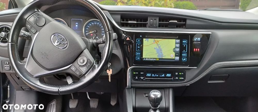 Toyota Corolla 1.6 Prestige - 18