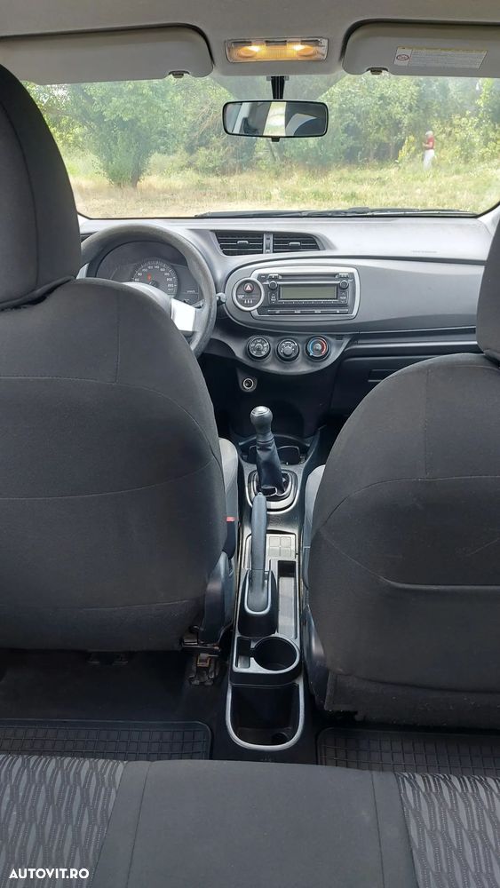 Toyota Yaris - 8