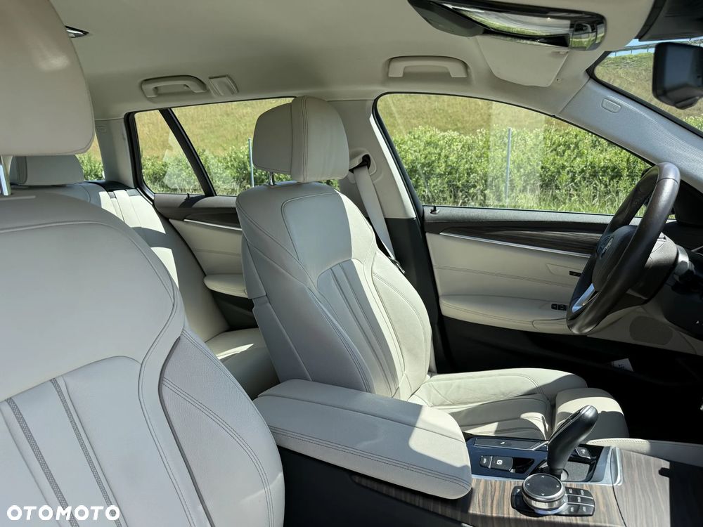 BMW Seria 5 520d xDrive Luxury Line - 17
