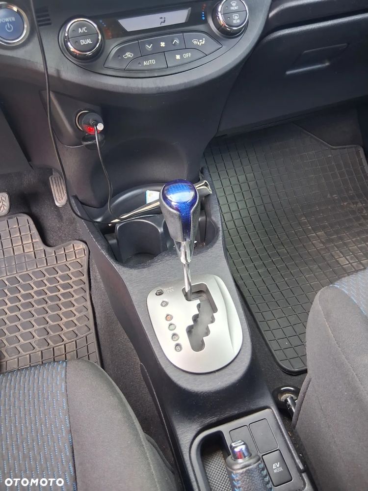 Toyota Yaris Hybrid 1.5 VVT-i - 12