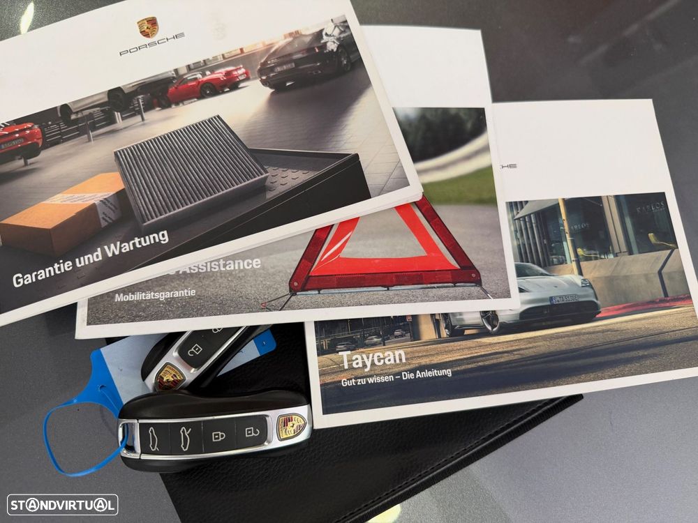Porsche Taycan Cross Turismo Turbo - 15