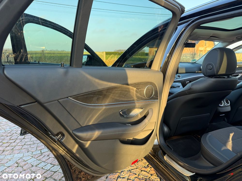 Mercedes-Benz Klasa E 220 d 9G-TRONIC Avantgarde - 16